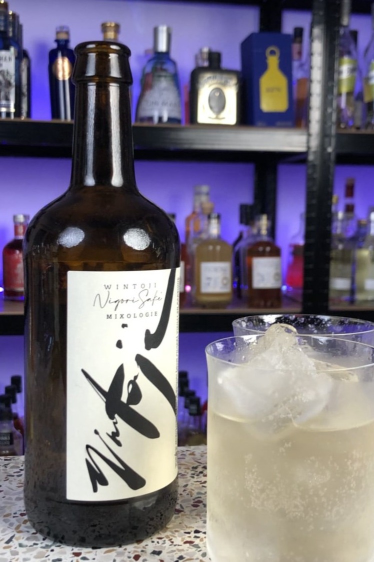 Cocktail à base de saké Wintoji Bordeaux