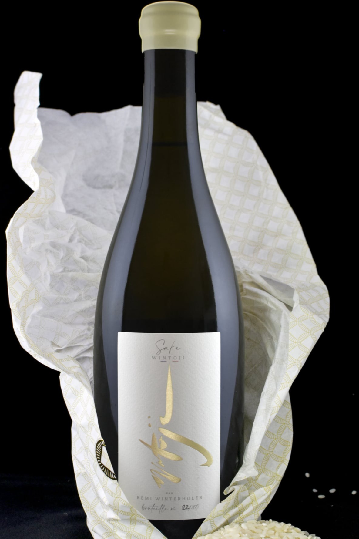 Bouteille saké Wintoji en présentation